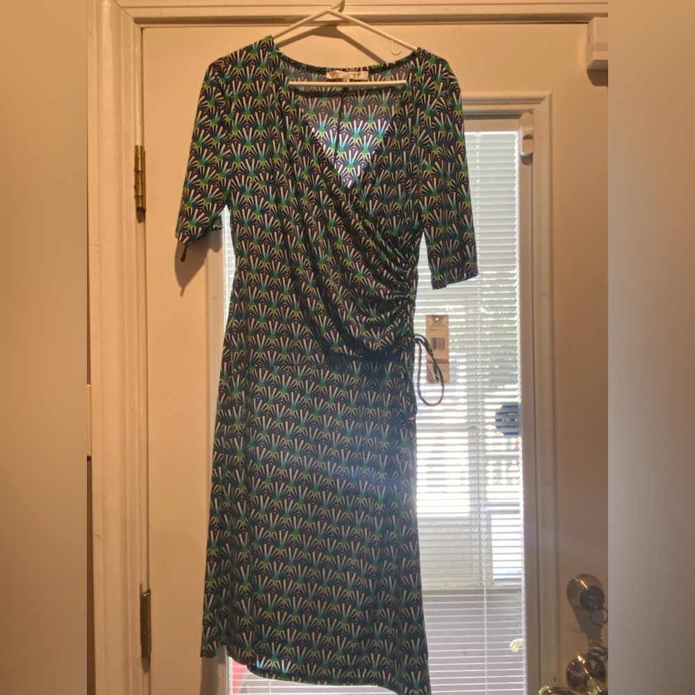 NWT size 12 Evan-Picone dress. Beautiful colors!